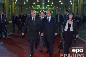 Путин проводил Олланда до трапа самолета