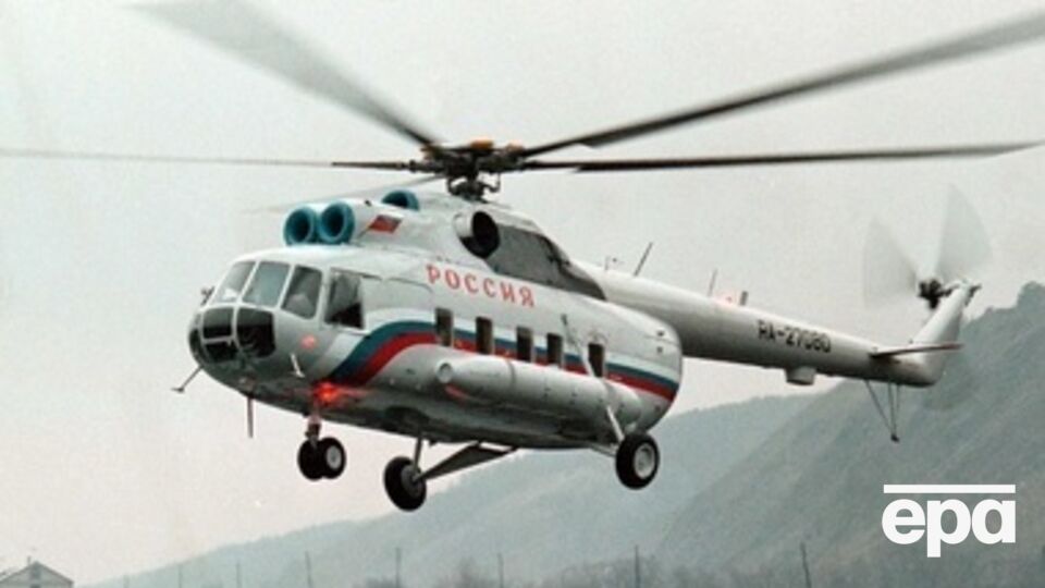 Пассажиры и экипаж вертолета выжили