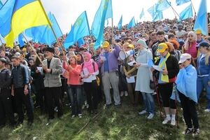 Крымским татарам запретили митинговать в Крыму