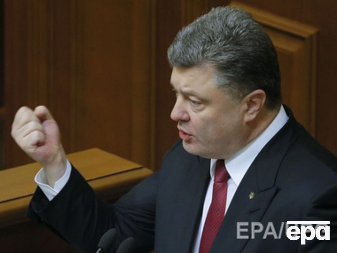 Порошенко надеется, что уже 9 декабря удастся добиться прекращения огня на востоке Украины