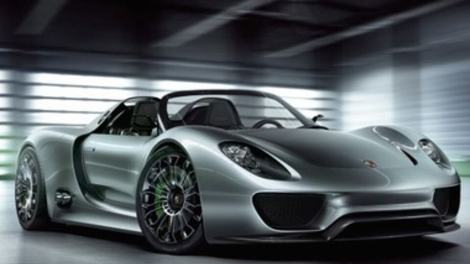 Россияне ищут возможность поменять свои сбережения в рублях, так как их стоимость с 1 ноября упала на 19% по отношению к доллару