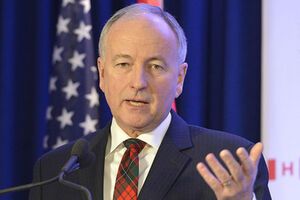 По мнению министра обороны Канады, давление на Россию должно продолжиться