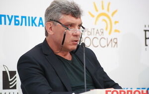 Немцов: Возможно, до конца года доллар будет стоить 60 рублей