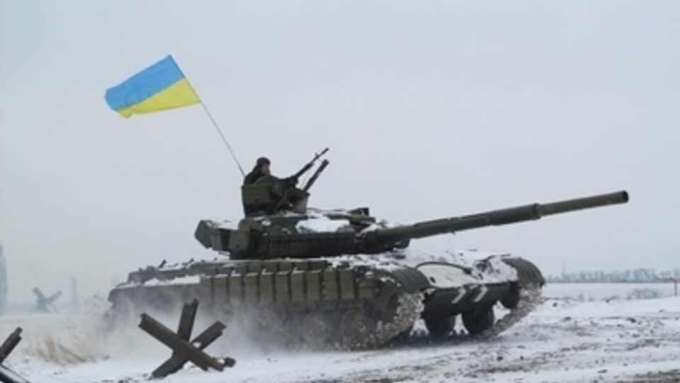 Украинские военные наносят огневые удары по террористам