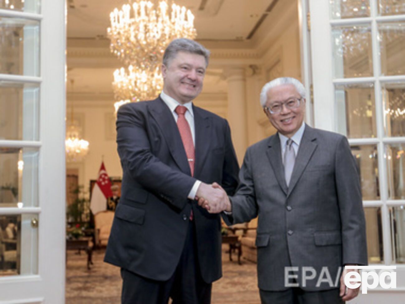 Порошенко обсудил с президентом Сингапура расследование крушения Boeing 777