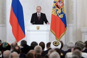 По итогам встречи за закрытыми дверями с президентом Франции Олландом, президент РФ сказал журналистам, что Россия уважает территориальную целостность Украины и хочет, чтобы она была восстановлена