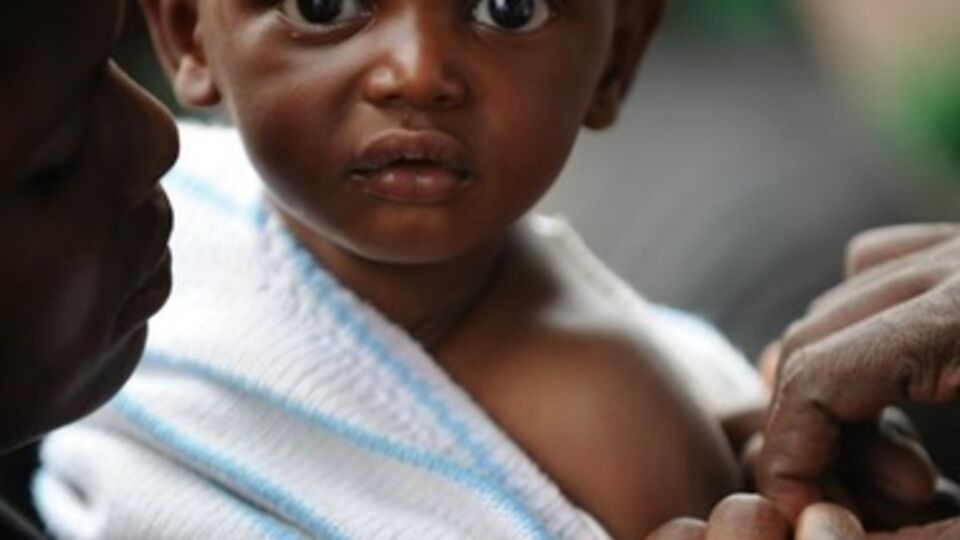 В сумме в Сьерра-Леоне, Либерии и Гвинее зарегистрировано 17 800 заболевших