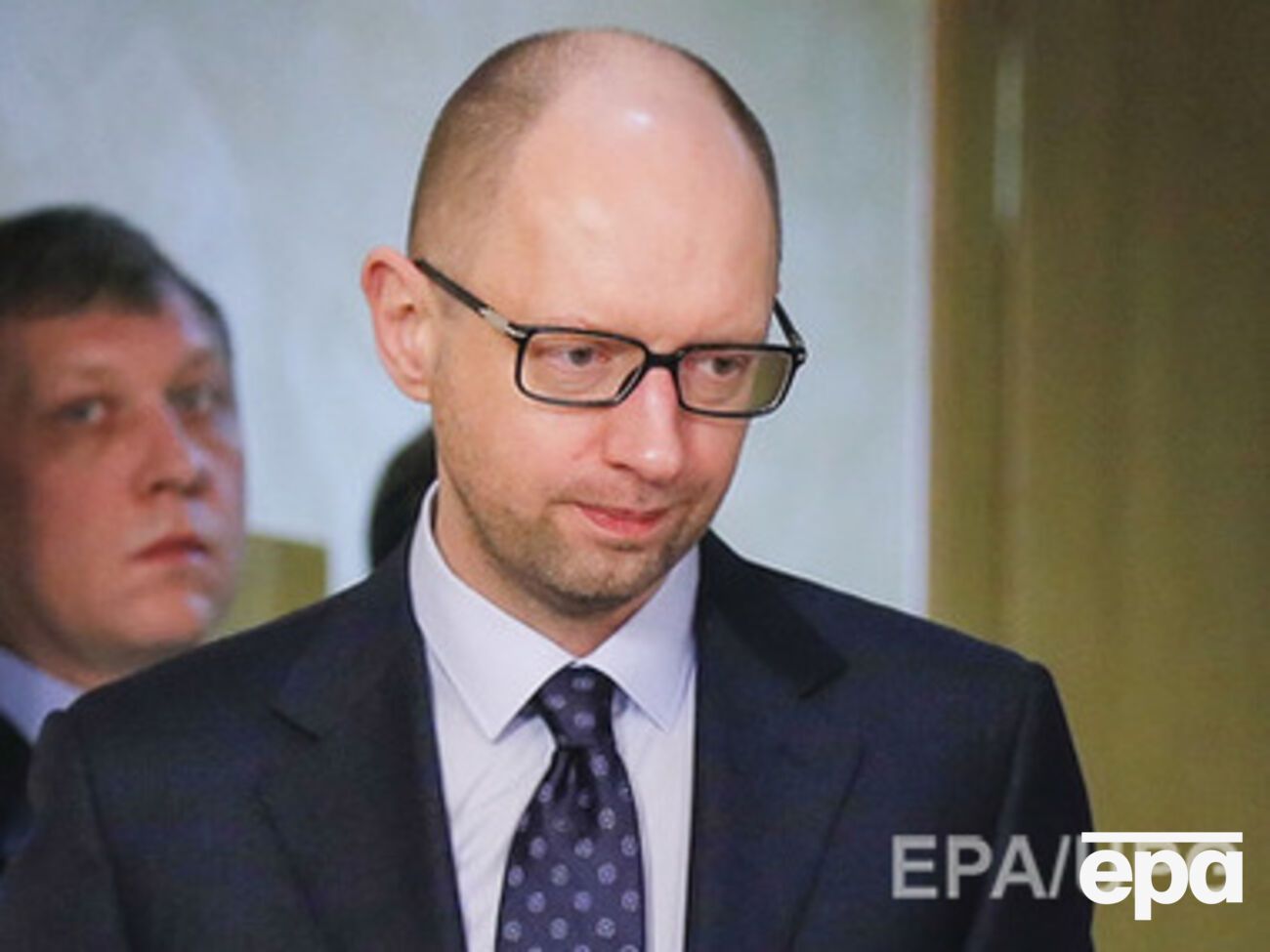 Украина откажется от бесплатной медицины, заявил Яценюк