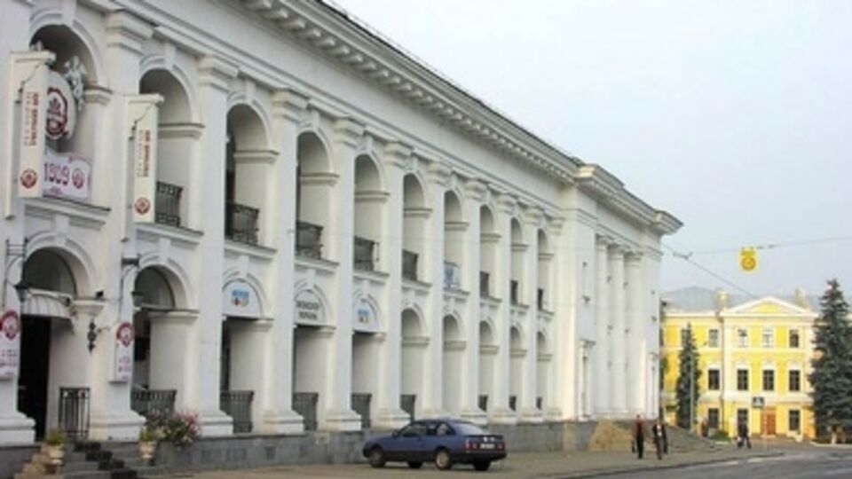 За возвращение Гостиного двора в коммунальную собственность проголосовали 83 депутата Киевсовета