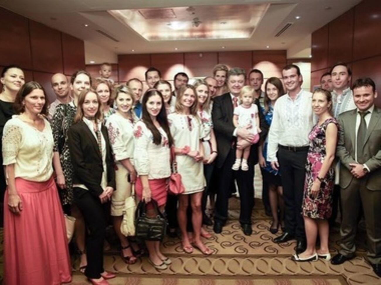 В Сингапуре Порошенко перенимал опыт борьбы с коррупцией и встречался с диаспорой. Фоторепортаж