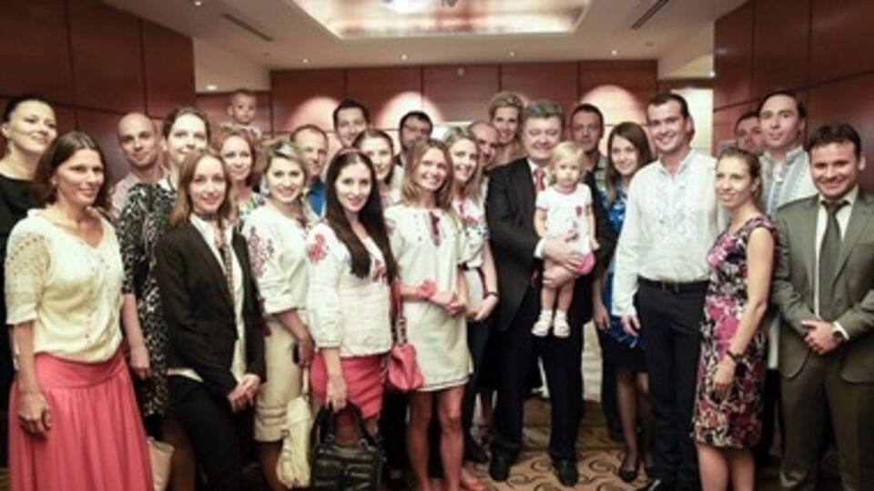 В Сингапуре Порошенко перенимал опыт борьбы с коррупцией и встречался с диаспорой. Фоторепортаж