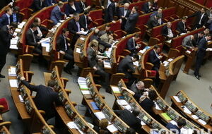Депутаты массово отзывают голоса под так называемыми диктаторскими законами