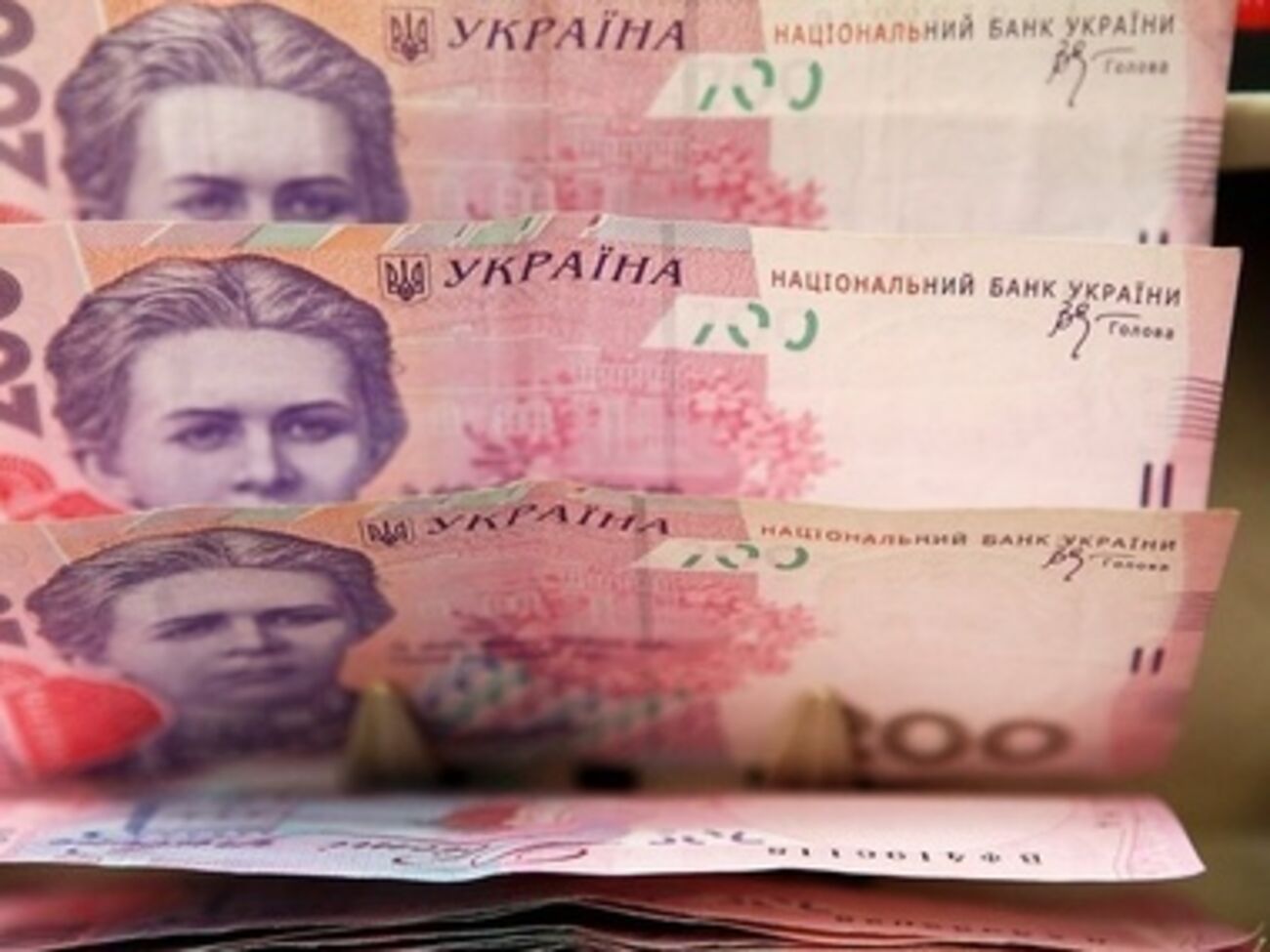 Гривна ослабла к доллару