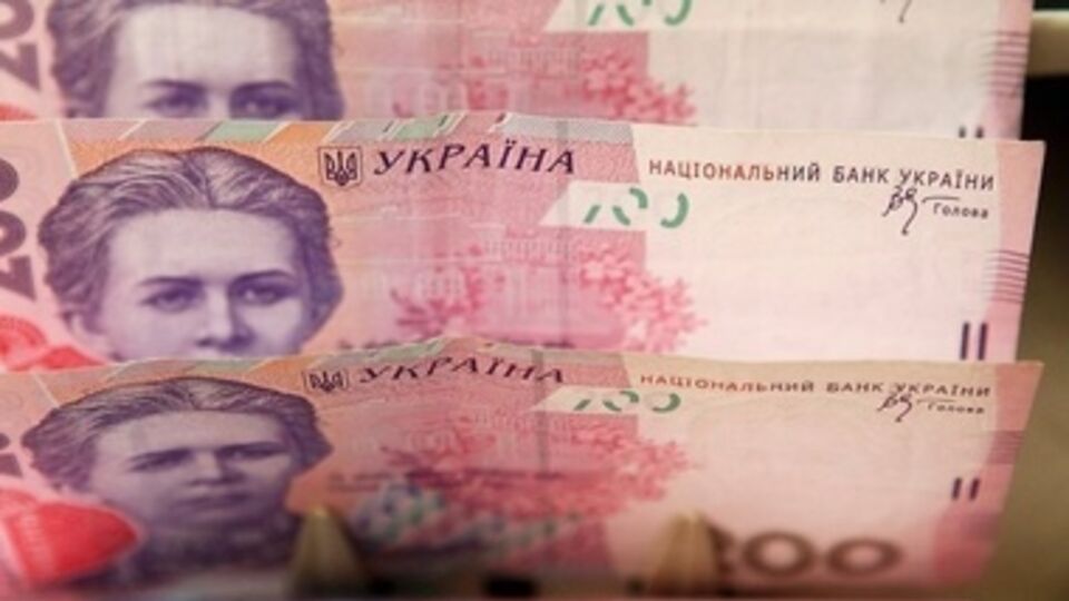 Гривна ослабла к доллару