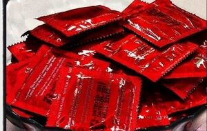 Российские биатлонисты назвали презервативы "конфетами для олимпийцев"