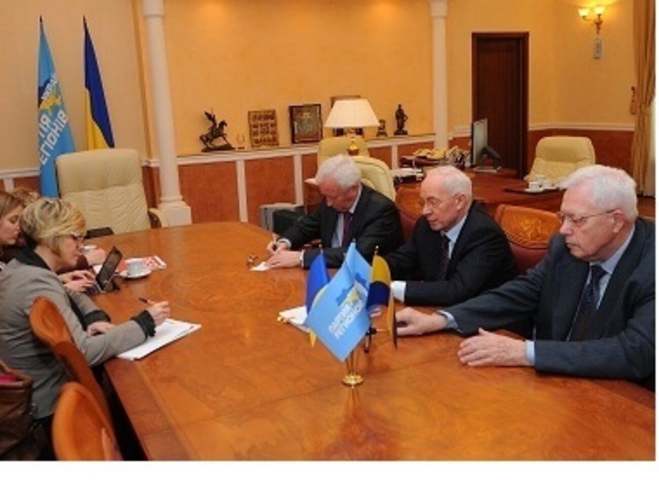 Встреча&nbsp;Азарова с&nbsp;представителями Европейского парламента