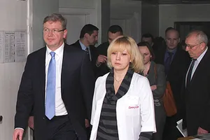 Фюле посетил госпиталь МВД