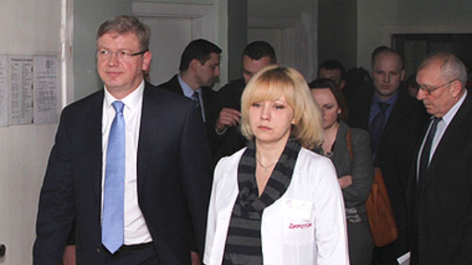 Фюле посетил госпиталь МВД