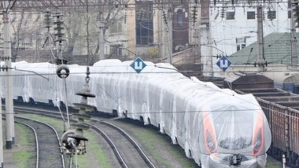 Поезда Hyundai временно прекратили рейсы