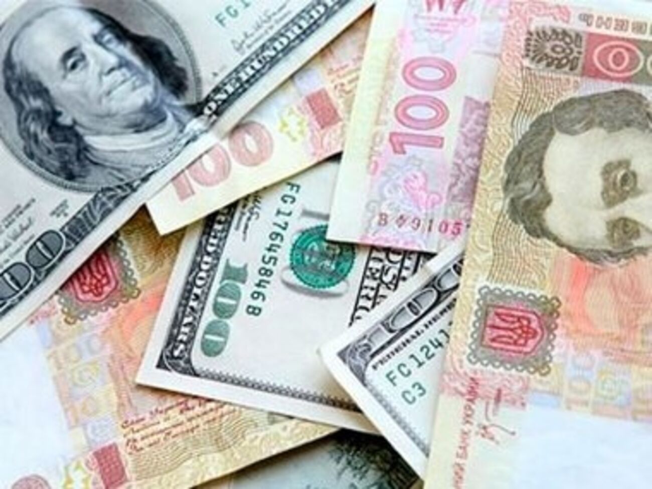 Гривна продолжила падать