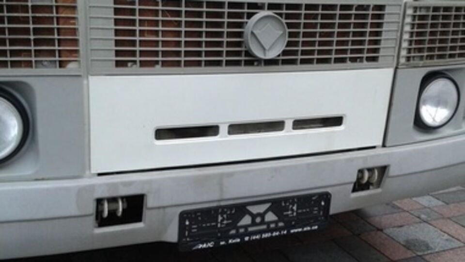 Раду охраняют милицейские автобусы без номеров. Фоторепортаж