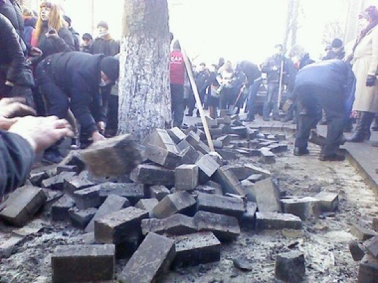 Стычки в Мариинском парке пока прекратились