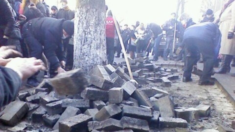 Стычки в Мариинском парке пока прекратились