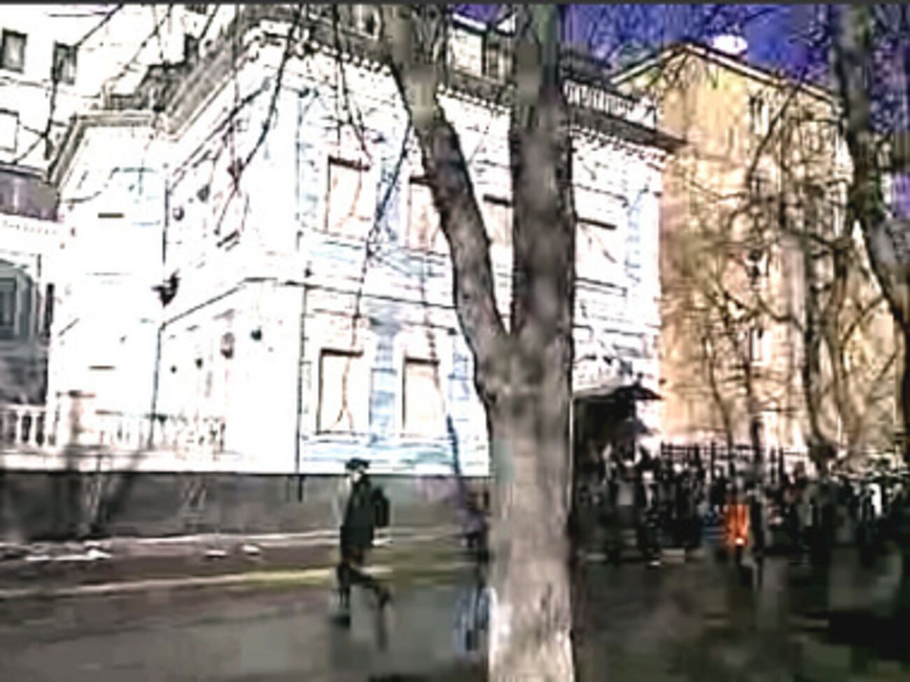 Активисты пытались захватить офис ПР