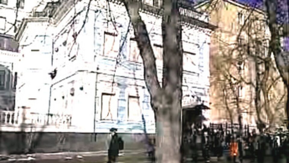 Активисты пытались захватить офис ПР