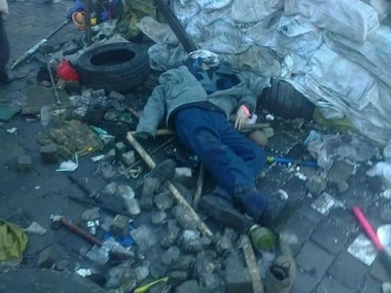 Мертвый мужчина на Институтской