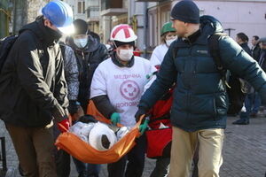 Количество погибших и пострадавших в столкновениях в центре Киева растет