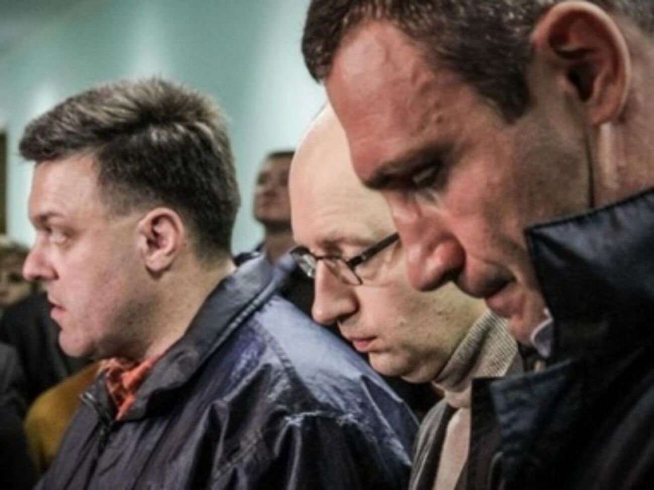 Все три лидера оппозиции прибыли в Администрацию президента