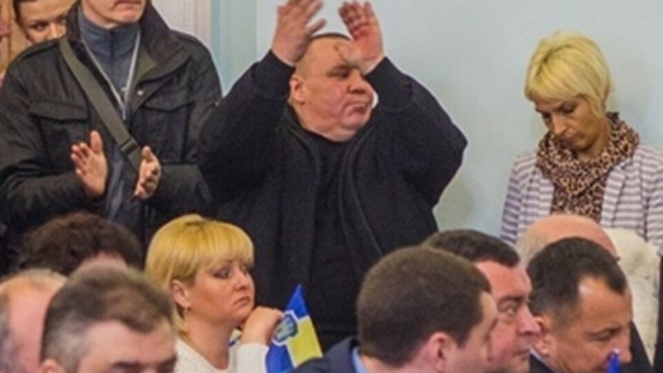 На заседании фракция приняла решение о самороспуске