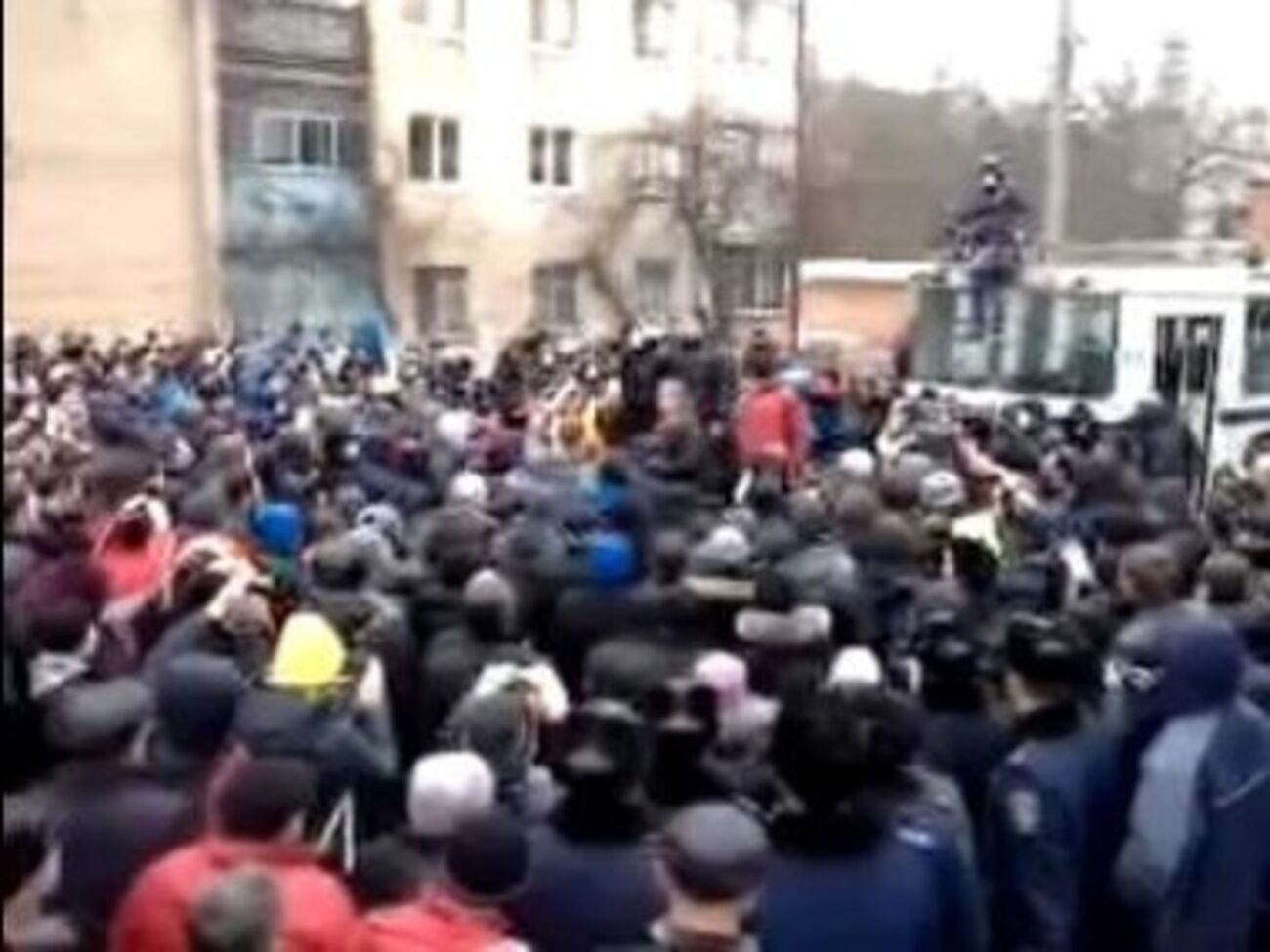 В СБУ признали, что использовали огнестрельное оружие против протестующих