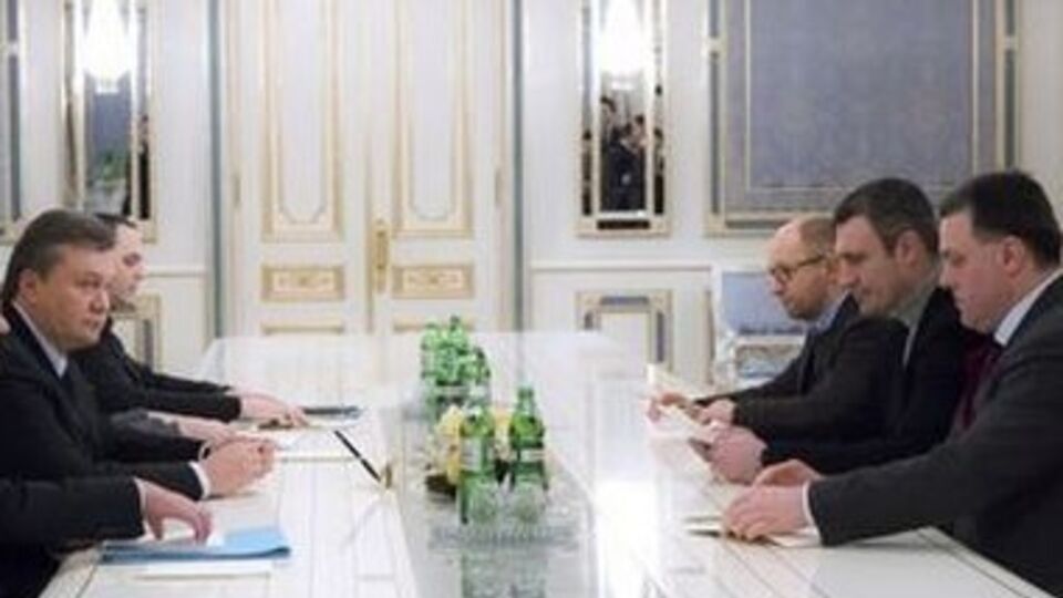 Янукович вновь встретился с оппозицией