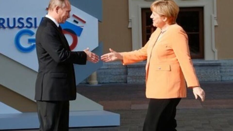 Меркель и Путин обсудили ситуацию в Украине