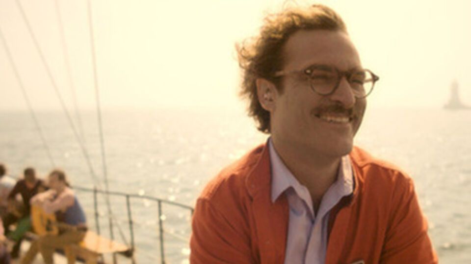 Кадр из фильма "Она"