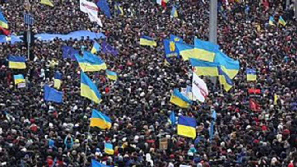 В Киеве на Народное вече собралось около 10 тысяч человек