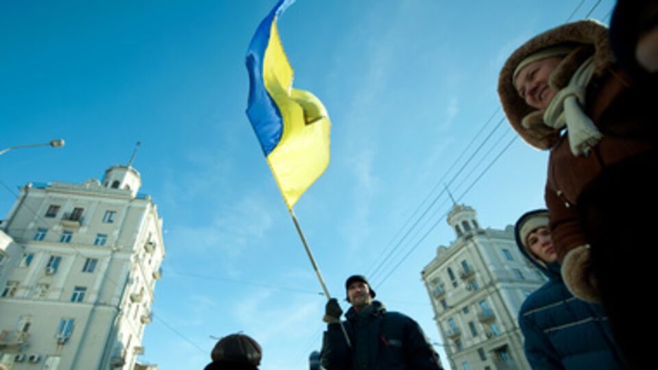 В Запорожье собралось до 2 тыс. человек