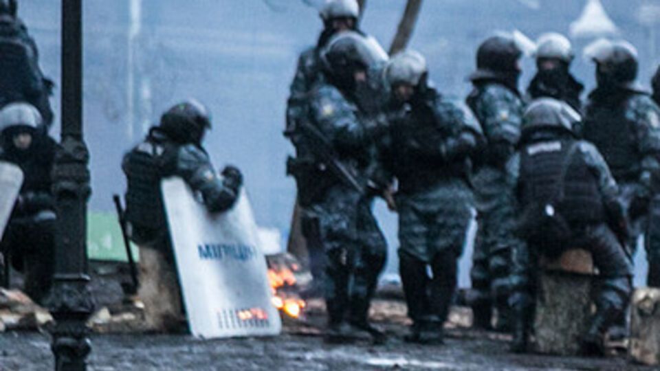 Беркут отступает от Майдана
