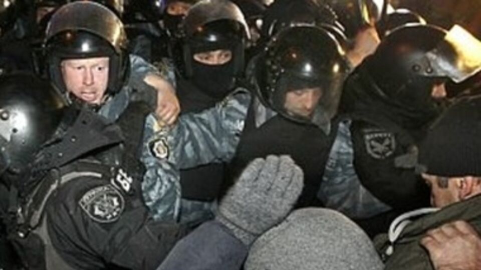 Активисты призывают силовиков прекратить огонь