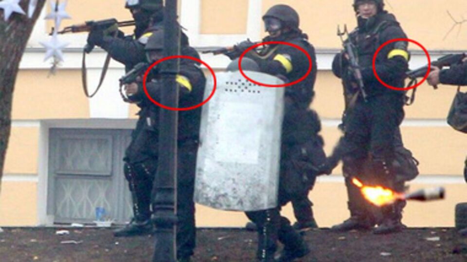 Еще одной особенностью стали желтые повязки