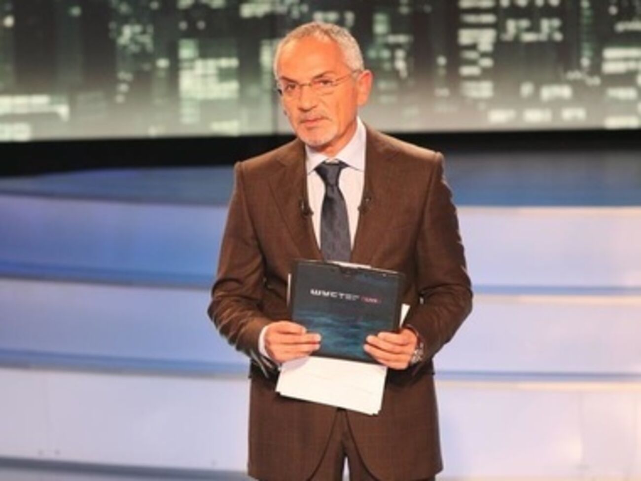 Савик Шустер