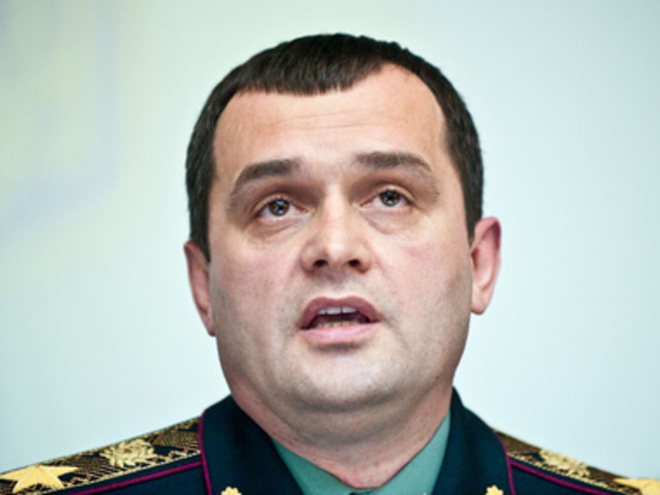 Виталий Захарченко якобы собирается бежать на вертолете