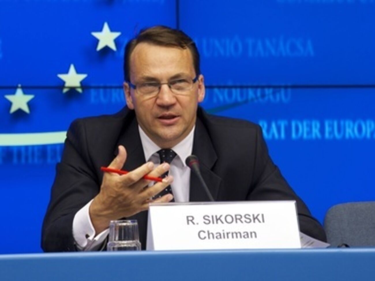 На борт самолета Сикорского возьмут раненных