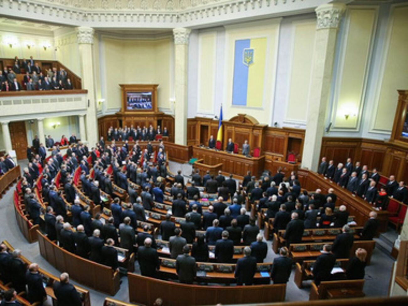 ВР рассмотрит дату досрочных выборов президента