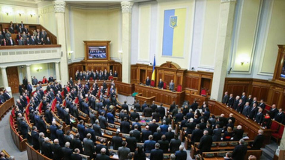 ВР рассмотрит дату досрочных выборов президента