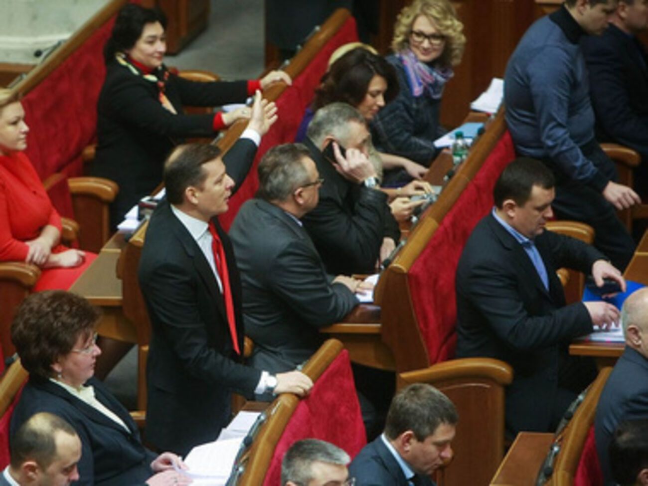 Рада продолжает экстренную сессию