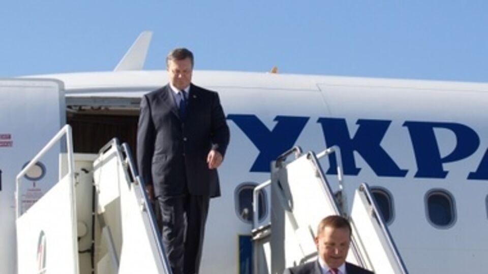 Виктор Янукович остается в Украине