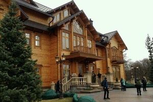 "Межигорье" открыли для посетителей